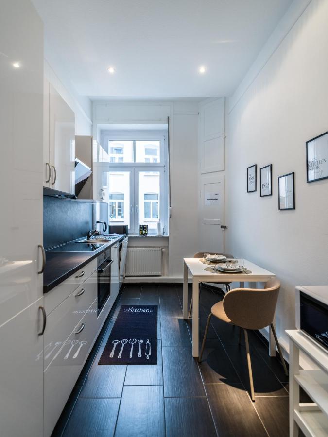 Hochwertige Altbauwohnung Im Modernen Stil In Wiesbaden - Kueche - Terrasse - Wlan - Zentral Exterior photo